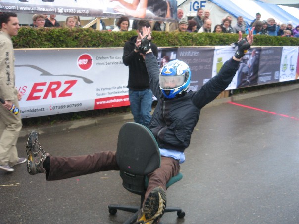 Bildergalerie - B�rostuhlrennen-BAW� 2012